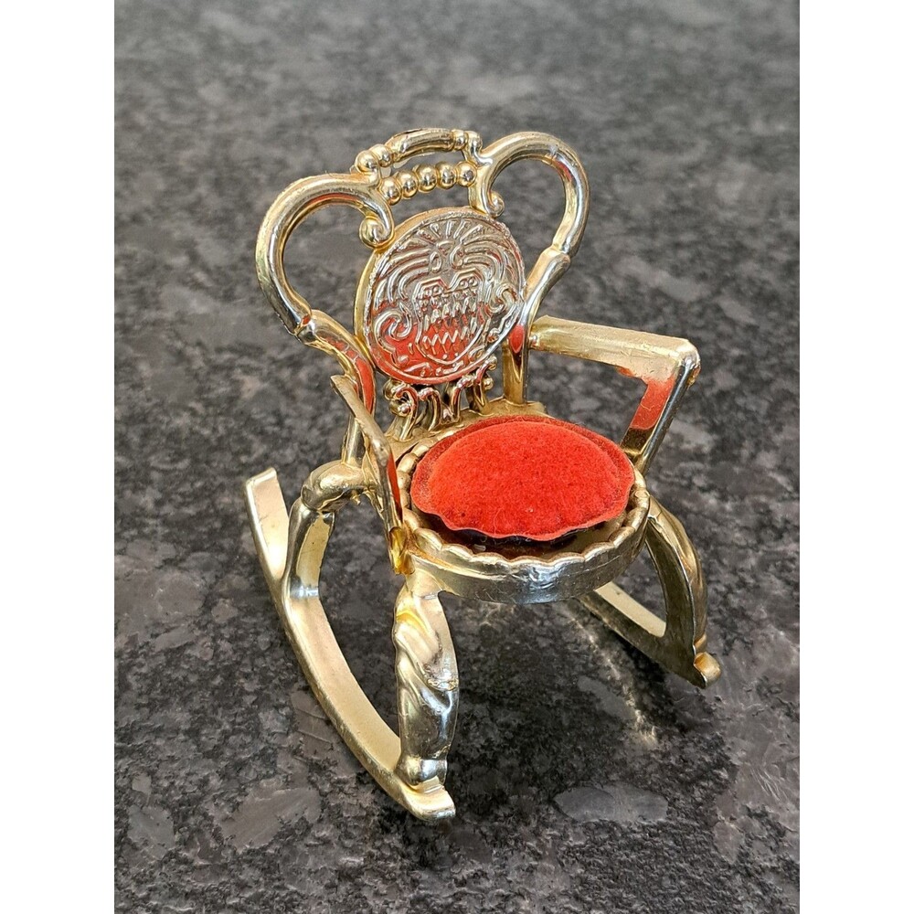 Vintage Wilton Chicago 60643 Royal Chair 3.75”x 3” x 2.25” Pin Cushion